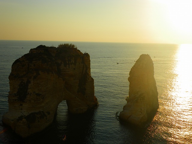 レバノン　ベイルート　鳩の岩
