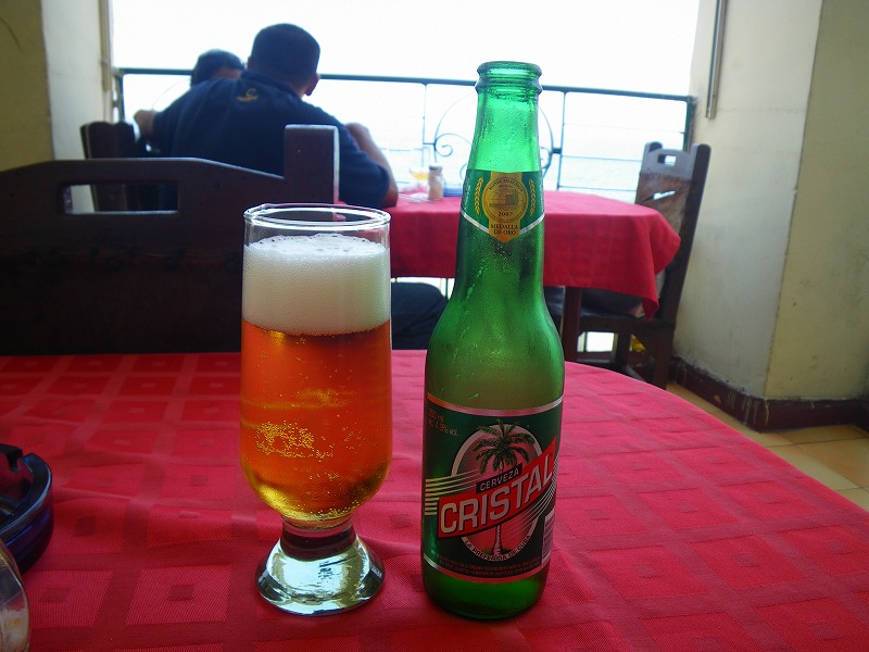 キューバ　ハバナ　クリスタル（キューバの有名なビール）