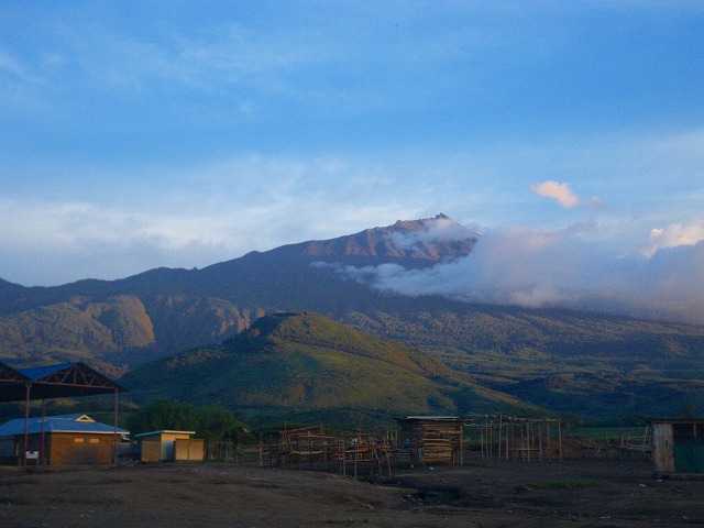タンザニア　メルー山