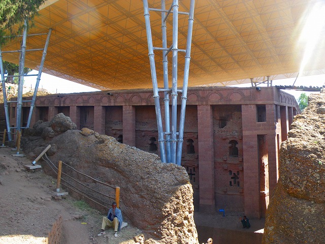 エチオピア　ラリベラの岩窟教会群
