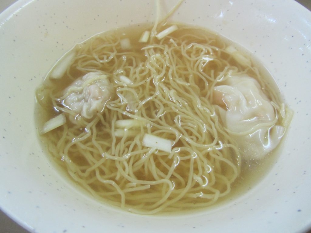 香港　ワンタン麺